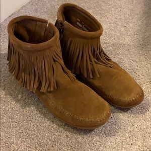 Minnetonka Fringed Booties! NWOT!